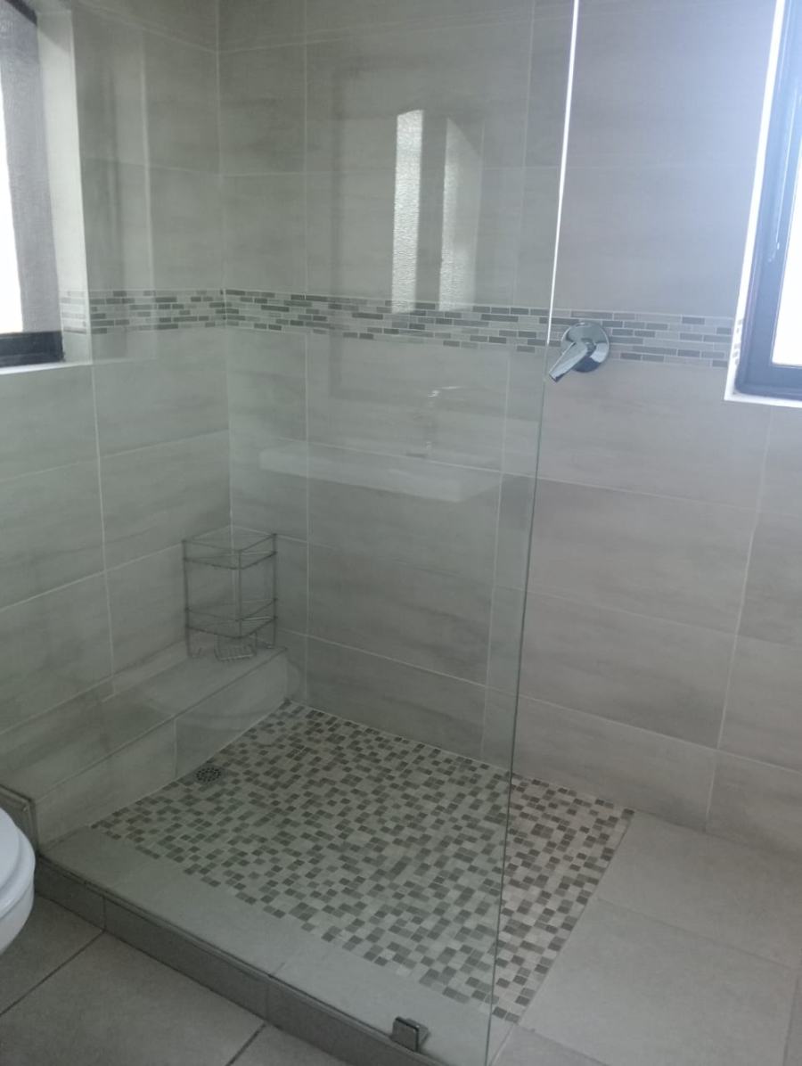5 Bedroom Property for Sale in Paradise Beach Eastern Cape